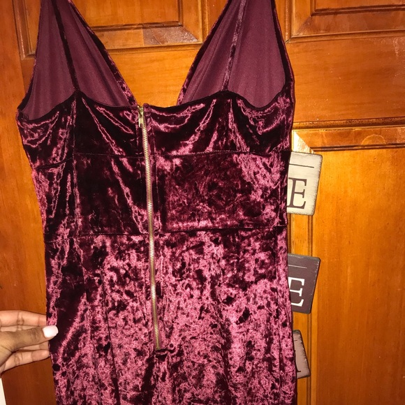 Velvet dress, fur choker/ and fur clutch to match - Picture 6 of 7